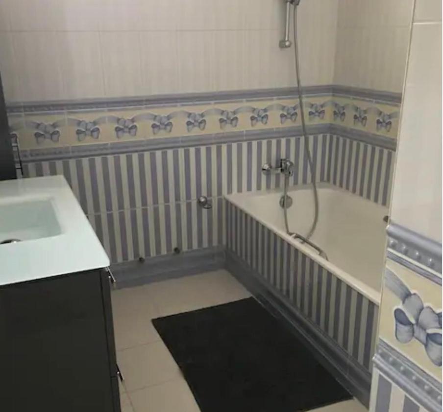 Le Cezanne, 200M Plage, Grand Balcon ,Wifi, Cassis Luaran gambar